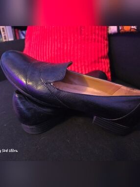 Naturalizers Classic Black Leather Slip-On Loafers Black Size 11